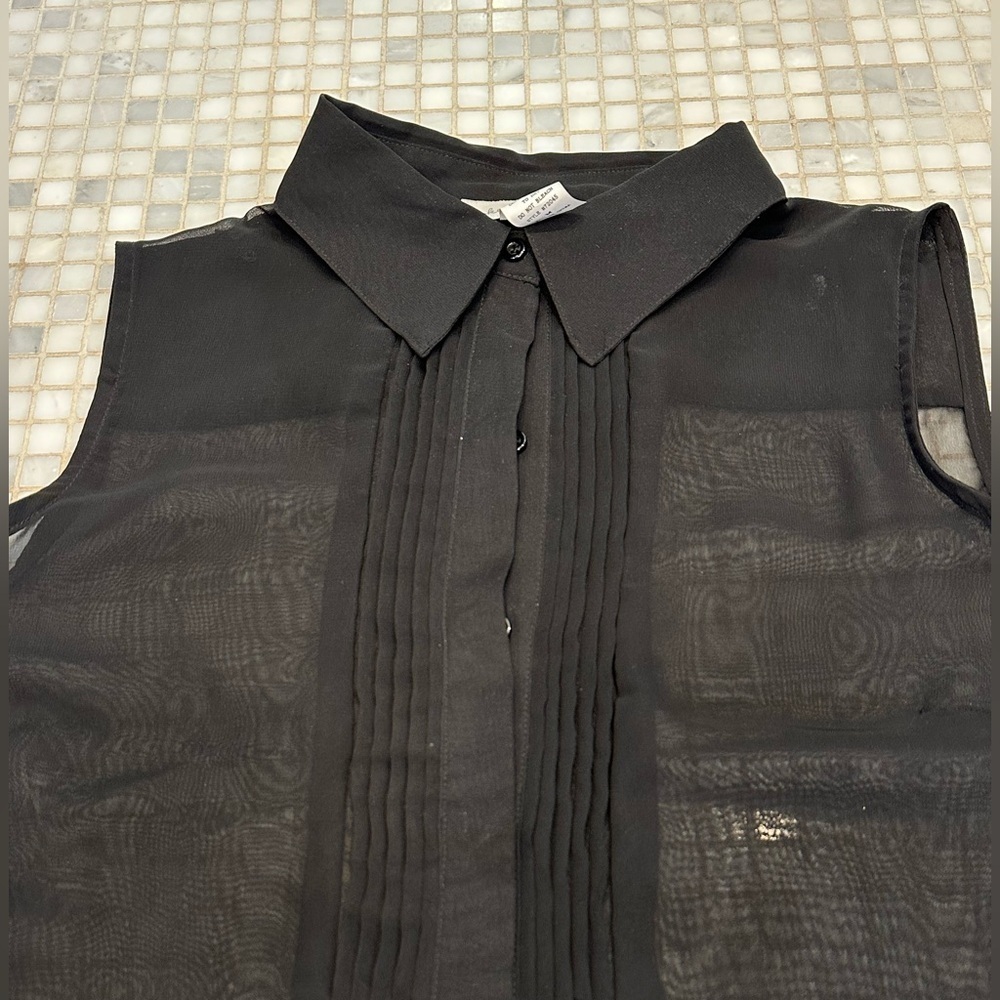 Black Sleeveless Sheer Long Shirt with Collar - Picture 2 of 5